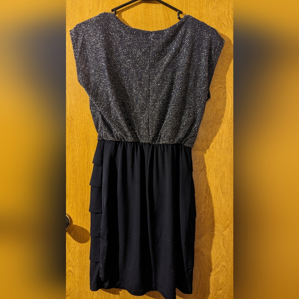 Enfocus Petite Bodice Tiered Black fitted Dress - Picture 2 of 3